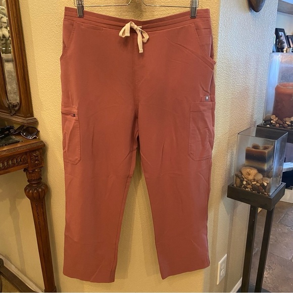 FIGS Women Light Mauve Technical Collection Scrub Pants Size Large-Been Hemmed - Picture 1 of 8
